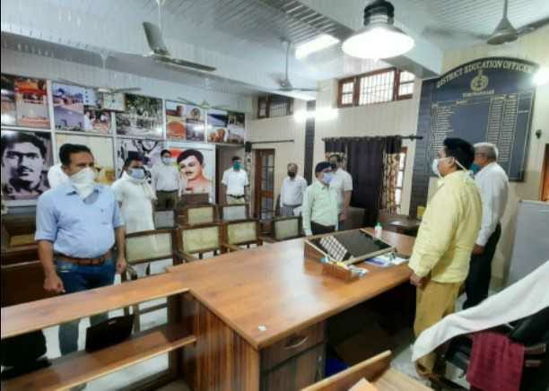 Tribute paid to martyrs by keeping silence in District Education House
